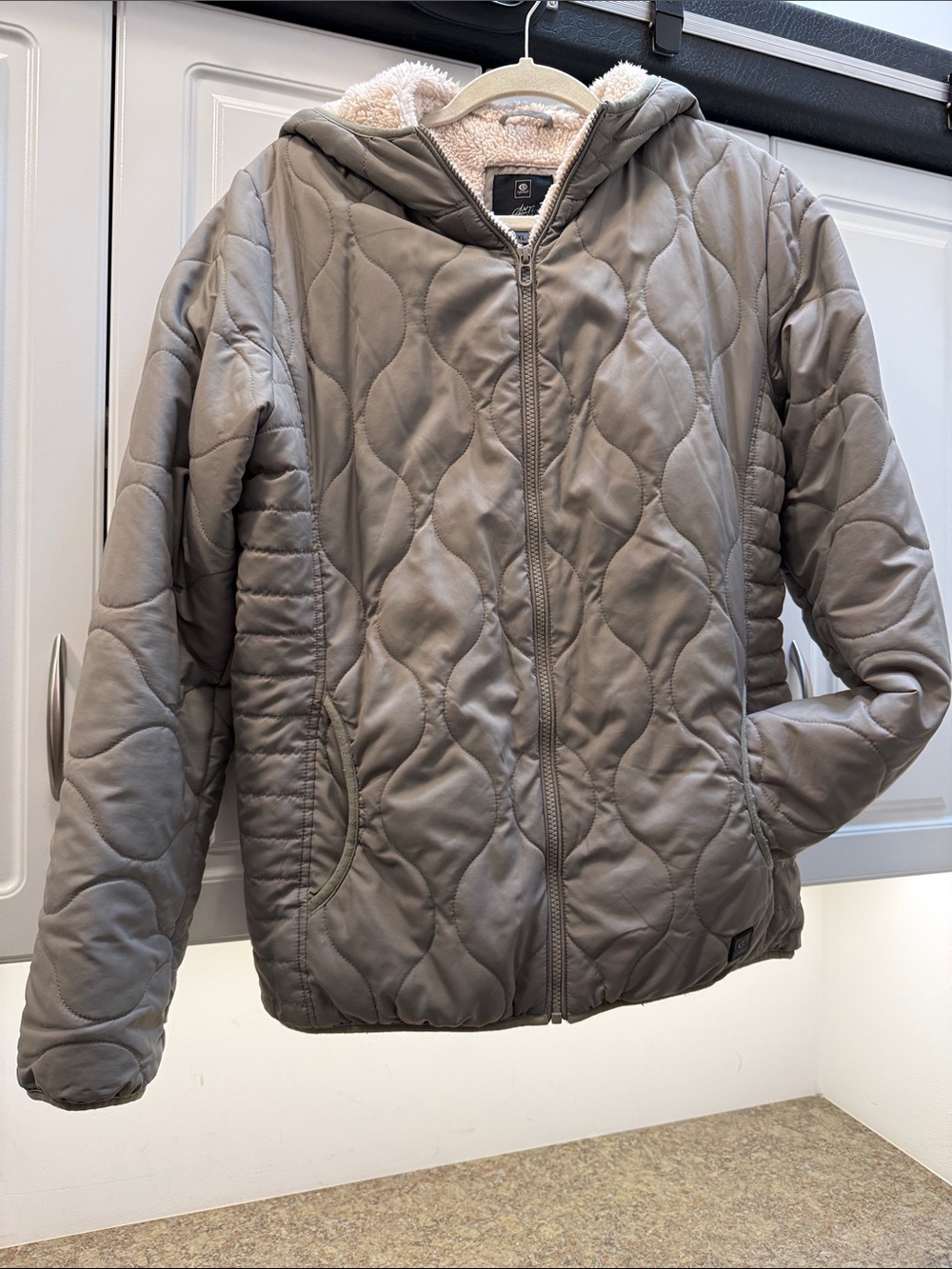 Rip Curl Quilted Hooded Puffer Jacket - Taupe